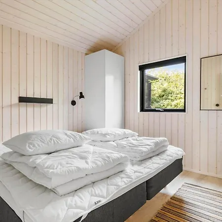 6835-allinge-gronnedalsvej-19-b Semesterbostad